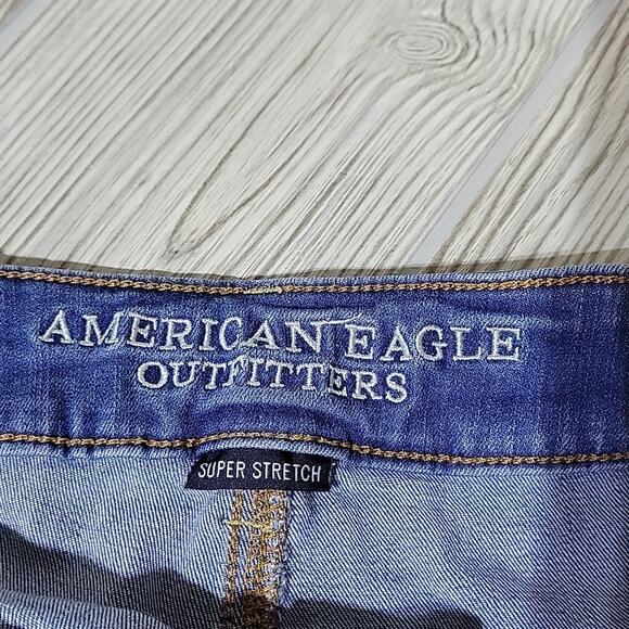 American Eagle Super Stretch Hi-Rise Shortie Jean Shorts, Women's Size: 6 - Picture 4 of 11